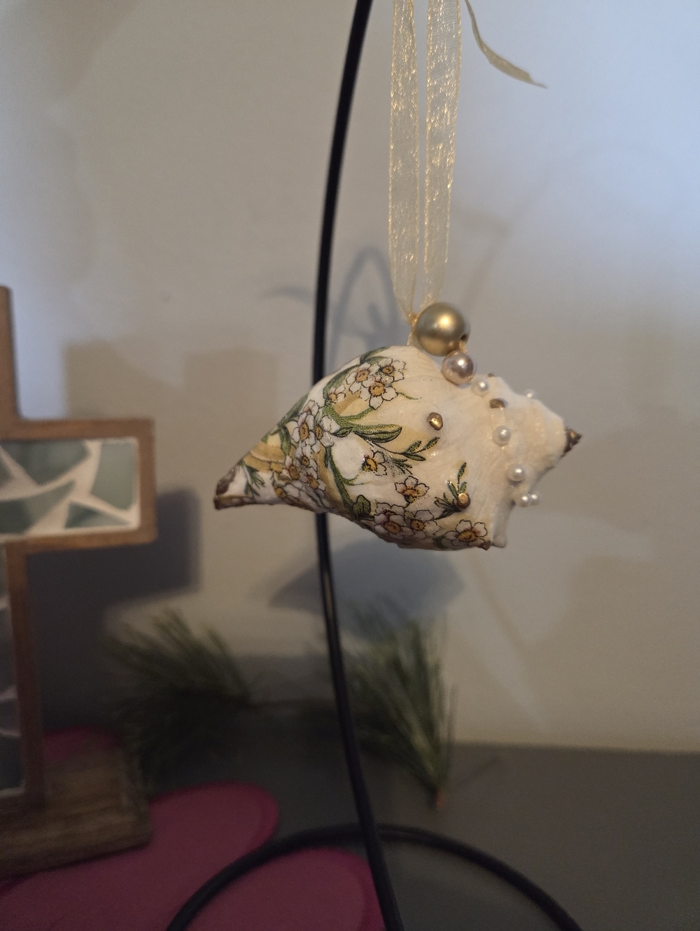 Aromatic Handcrafted Fliral Design Conch Shell